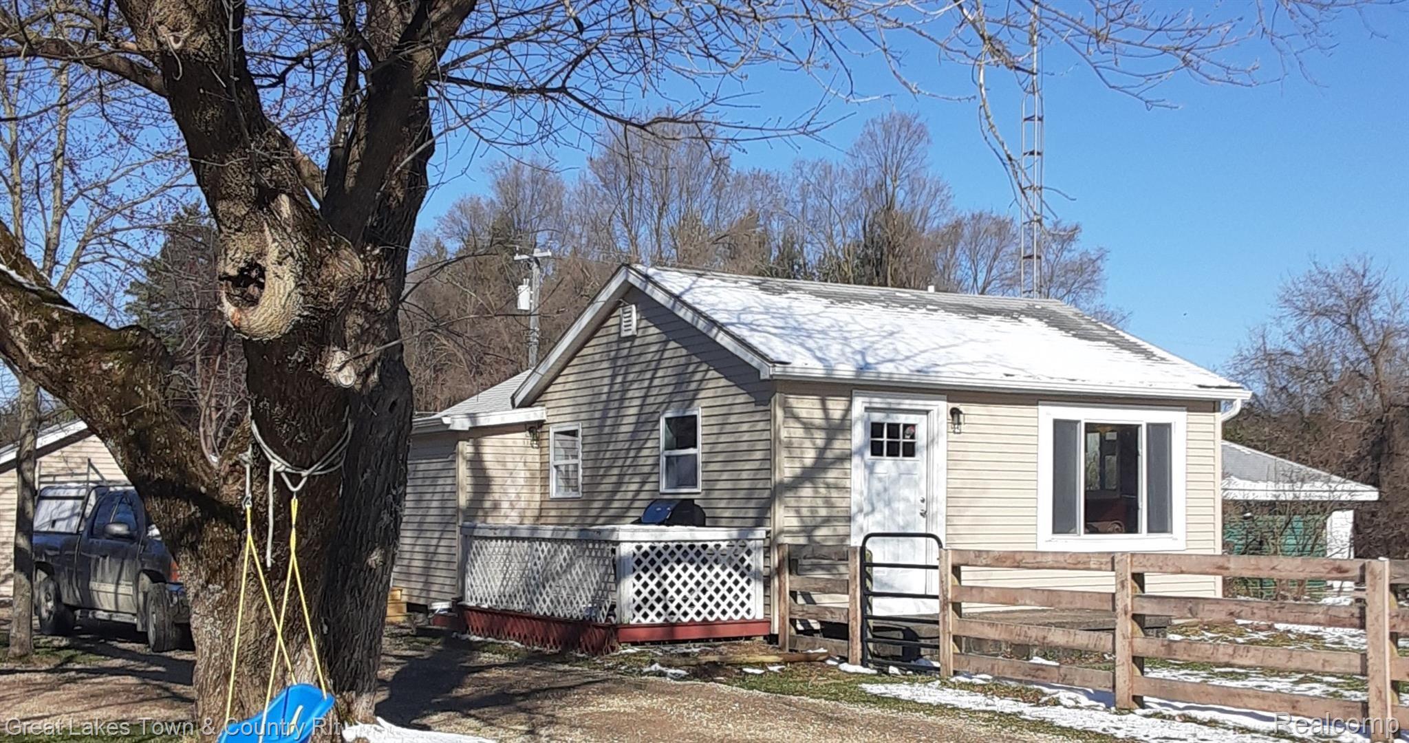 557 North Wilder Road Lapeer, MI 48446 - Photo 1 of 13 20210411_121733.jpg