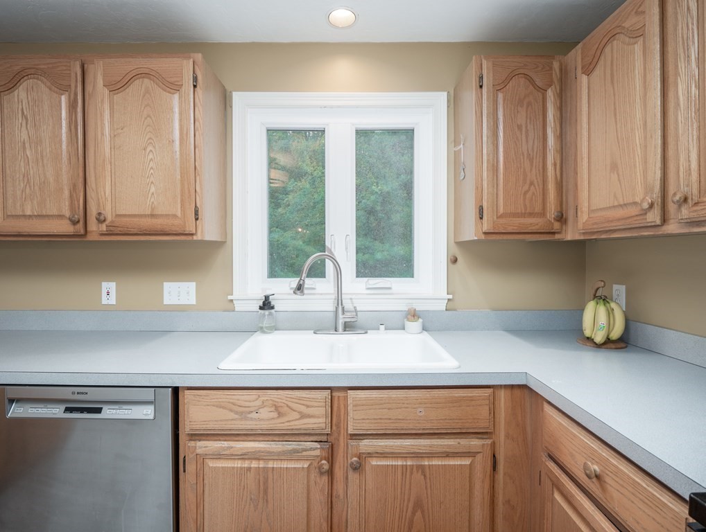 24 Stoneybrook Road Grafton, MA 01536 - Photo 8 of 42