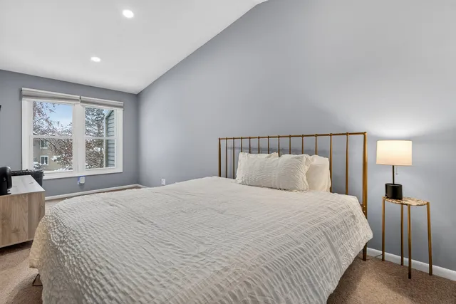 $2,600 | 1391 Sherwood Court, Gurnee, IL 60031