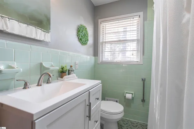 $269,000 | 806 South B Street, Easley, SC 29640