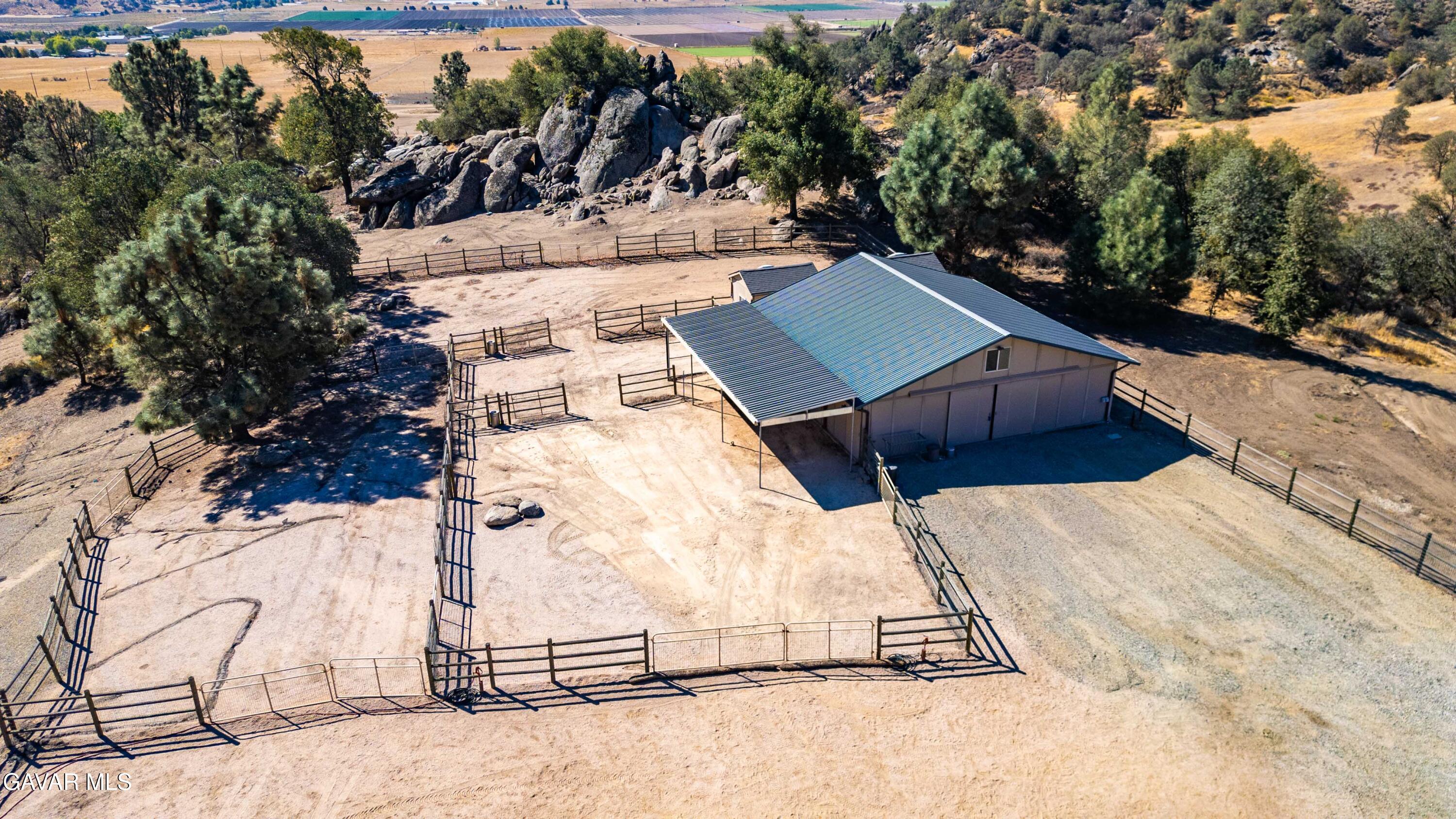 25370 Bear Valley Road Tehachapi, CA 93561 - Photo 50 of 65 25370 Bear Valley Rd Tehachapi-47