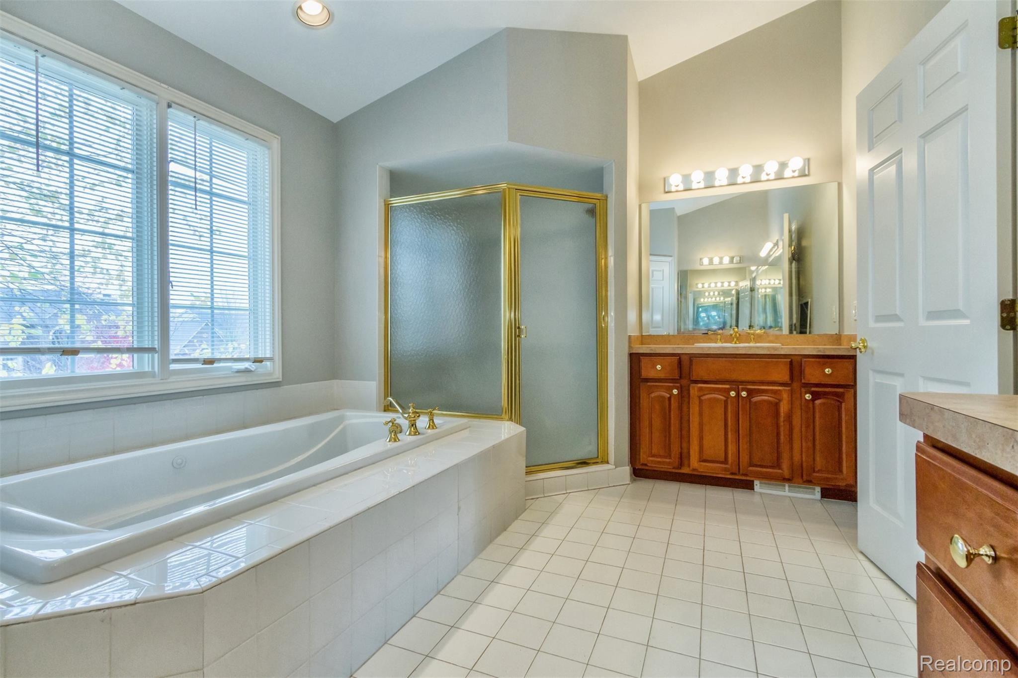 48046 Gladstone Road Canton, MI 48188 - Photo 25 of 44 25.jpg