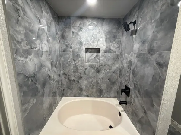 $2,500 | 12230 Kleinmeadow Drive, Houston, TX 77066