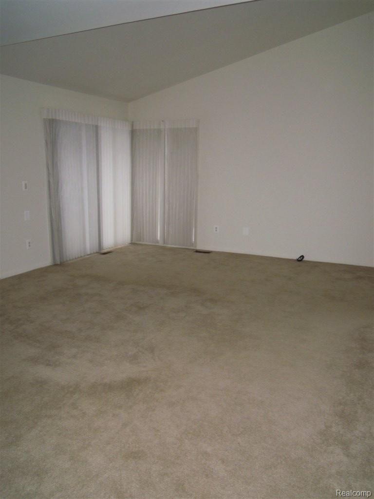 4888 Rolling Ridge Road West Bloomfield, MI 48323 - Photo 15 of 25 Master bedroom