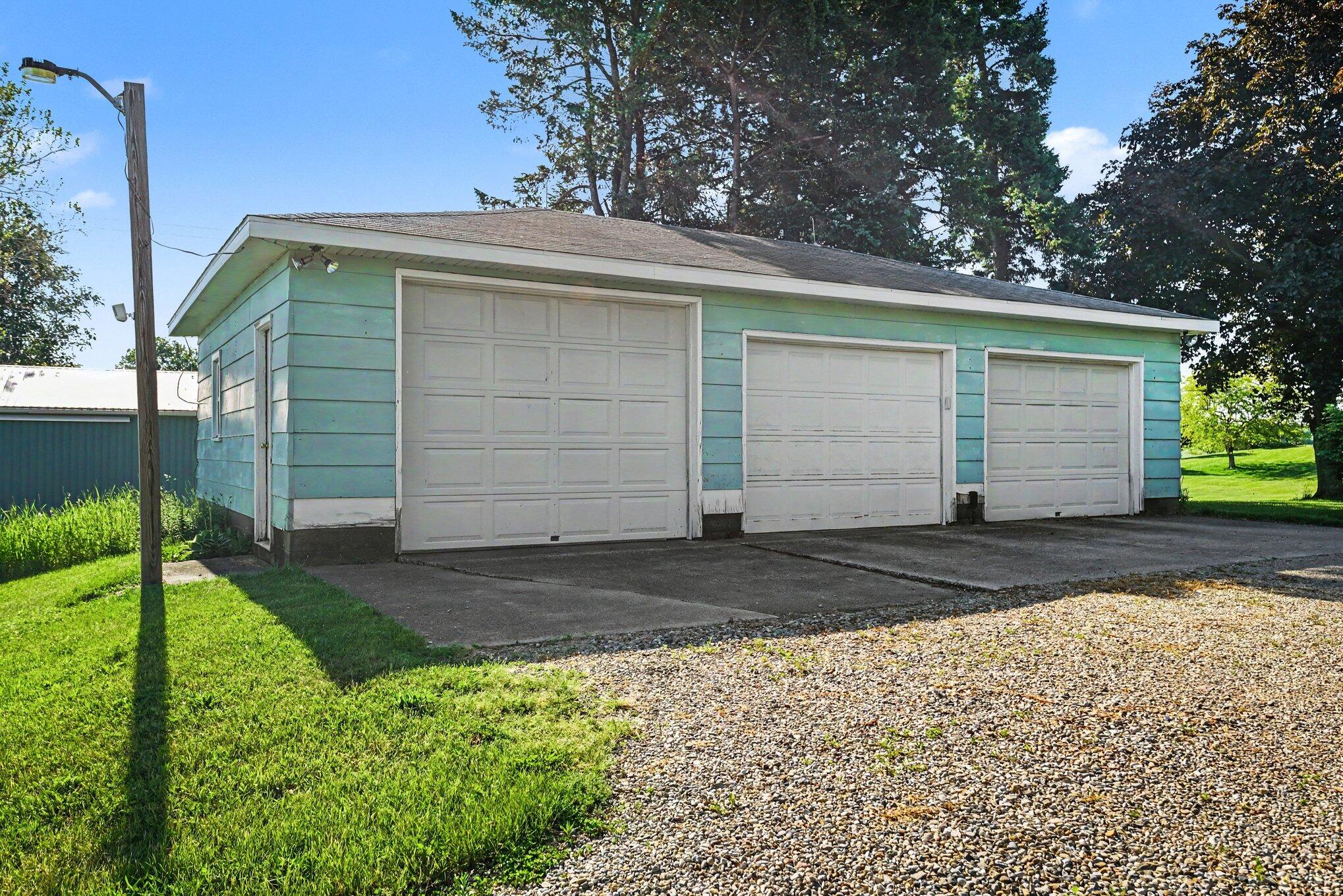 6629 North Branch Road Benton Harbor, MI 49022 - Photo 28 of 56 003_file_1744