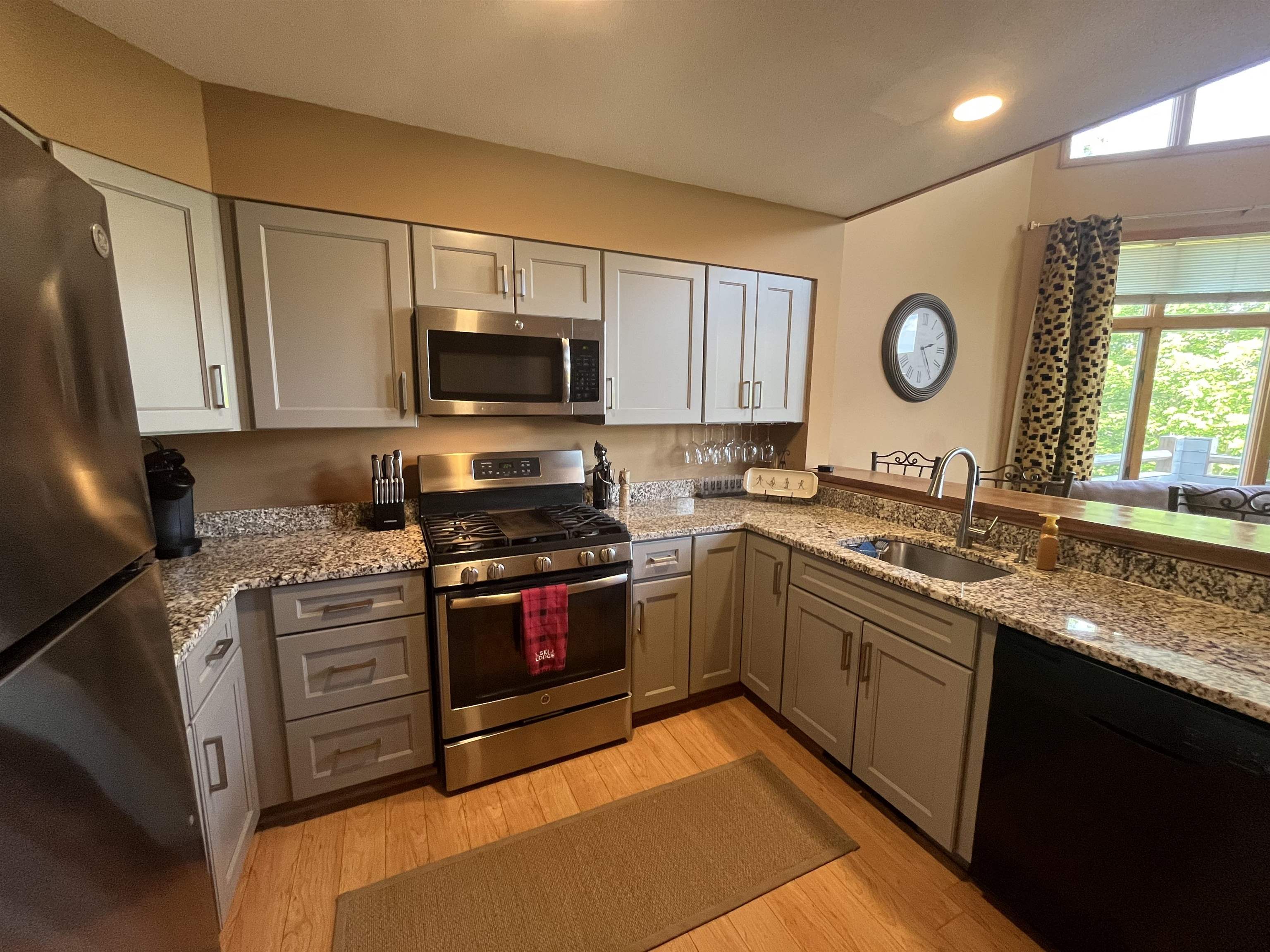 15 Haymaker Lane, Unit 6B Wilmington, VT 05363 - Photo 8 of 55