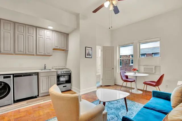 $1,390 | 1100 North LaSalle Drive, Unit 618, Chicago, IL 60610