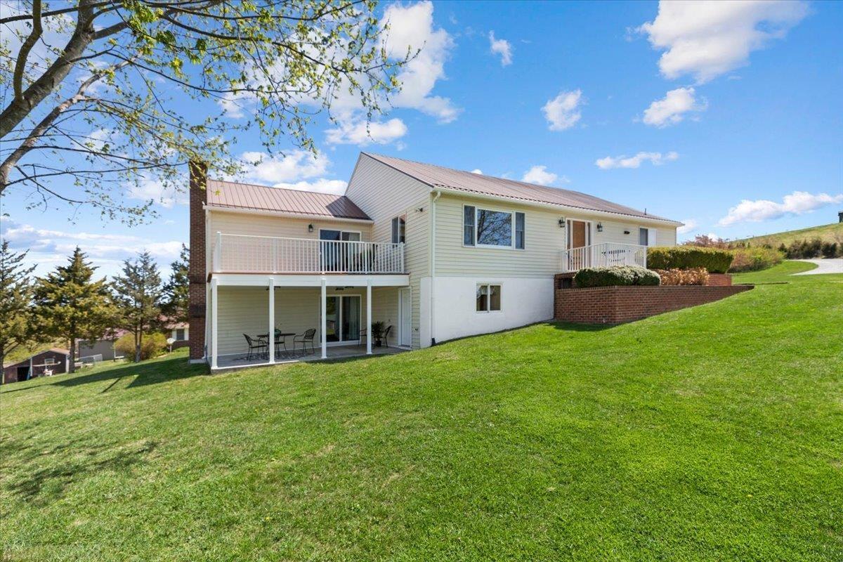 3958 Stanley Road Christiansburg, VA 24073 - Photo 4 of 67 Gallery Image 4