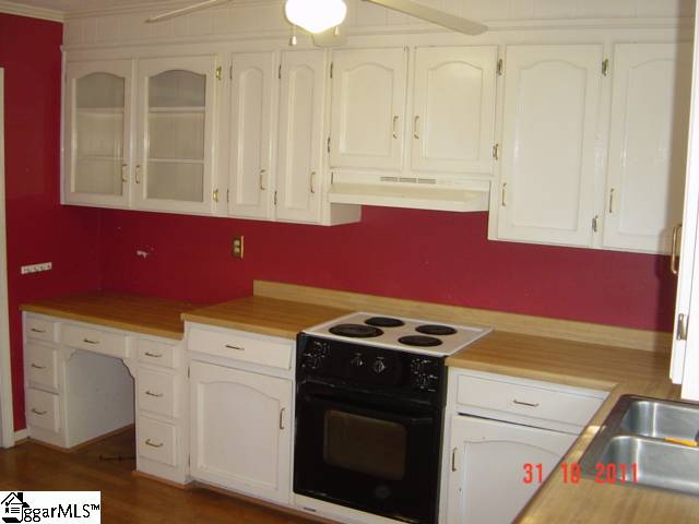 108 Crown Point Court Greer, SC 29650 - Photo 7 of 22 Gallery Image 7