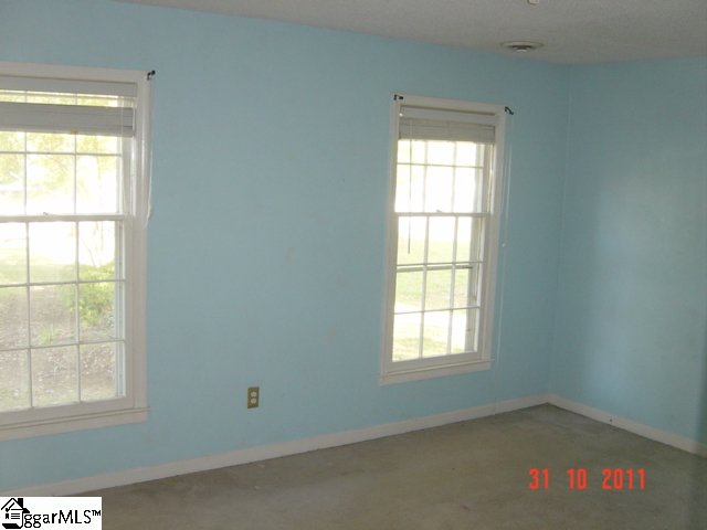 108 Crown Point Court Greer, SC 29650 - Photo 8 of 22 Gallery Image 8