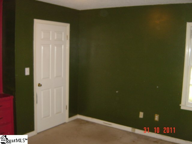 108 Crown Point Court Greer, SC 29650 - Photo 9 of 22 Gallery Image 9