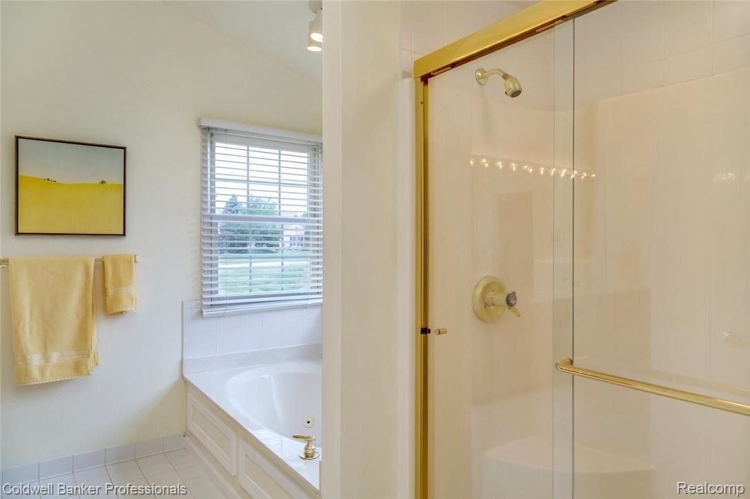 3757 South Creek Drive Rochester, MI 48306 - Photo 18 of 24 3757 S Creek Dr Rochester-large-037-27-3757 S Creek Dr00037-1500x999-72dpi.jpg