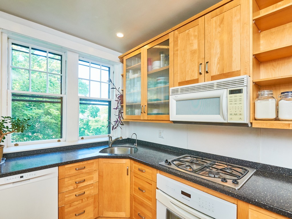 8 Newport Road, Unit 8 Cambridge, MA 02140 - Photo 5 of 21 Gallery Image 5