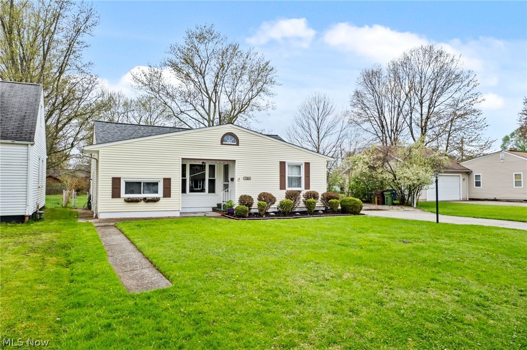764 Mannering Road Eastlake, OH 44095 - Photo 3 of 30 Gallery Image 3