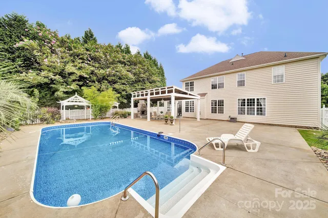 $950,000 | 2210 Legacy Oak Drive, Waxhaw, NC 28173