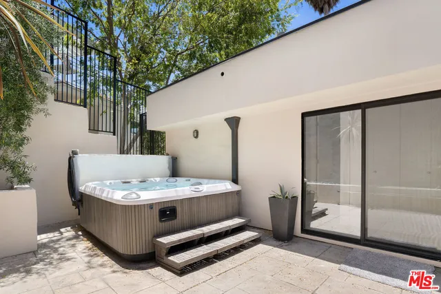 $7,000 | 6441 Bryn Mawr Drive, Los Angeles, CA 90068