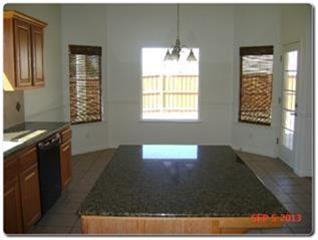 947 Privilege Way Lemoore, CA 93245 - Photo 6 of 10 Gallery Image 6