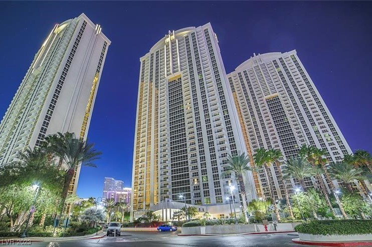 135 East Harmon Ave Unit 901