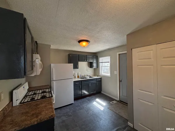$97,900 | 12 Gettysburg Drive, Springfield, IL 62702