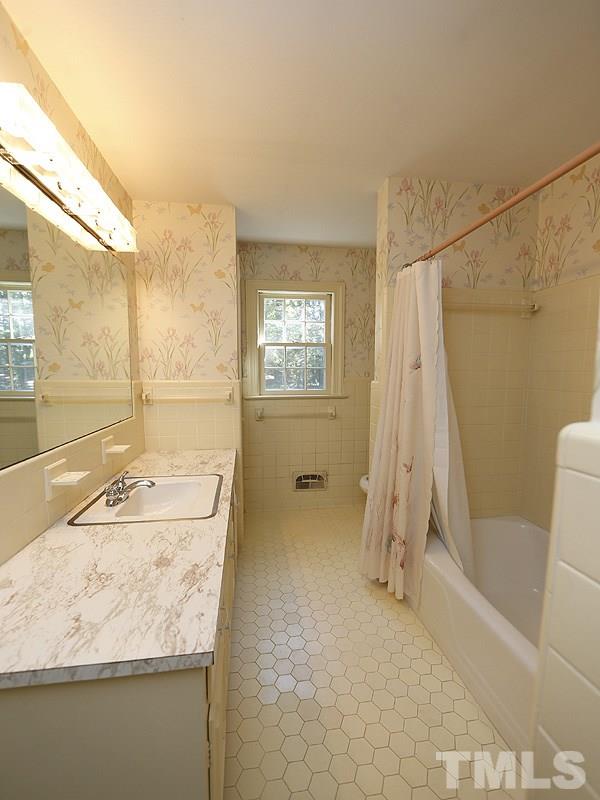 5011 Rembert Drive Raleigh, NC 27612 - Photo 14 of 20 Gallery Image 14