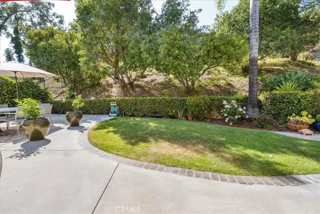 a view of a pathway both side of building