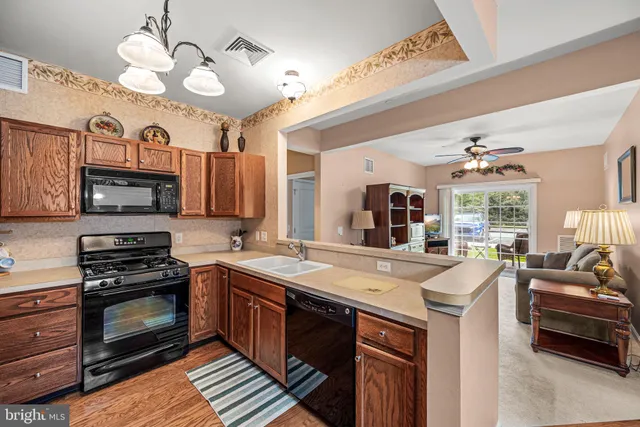 $297,500 | 113 Creekside Drive, Unit 3, Brookhaven, PA 19015