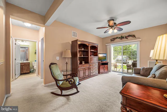 $297,500 | 113 Creekside Drive, Unit 3, Brookhaven, PA 19015