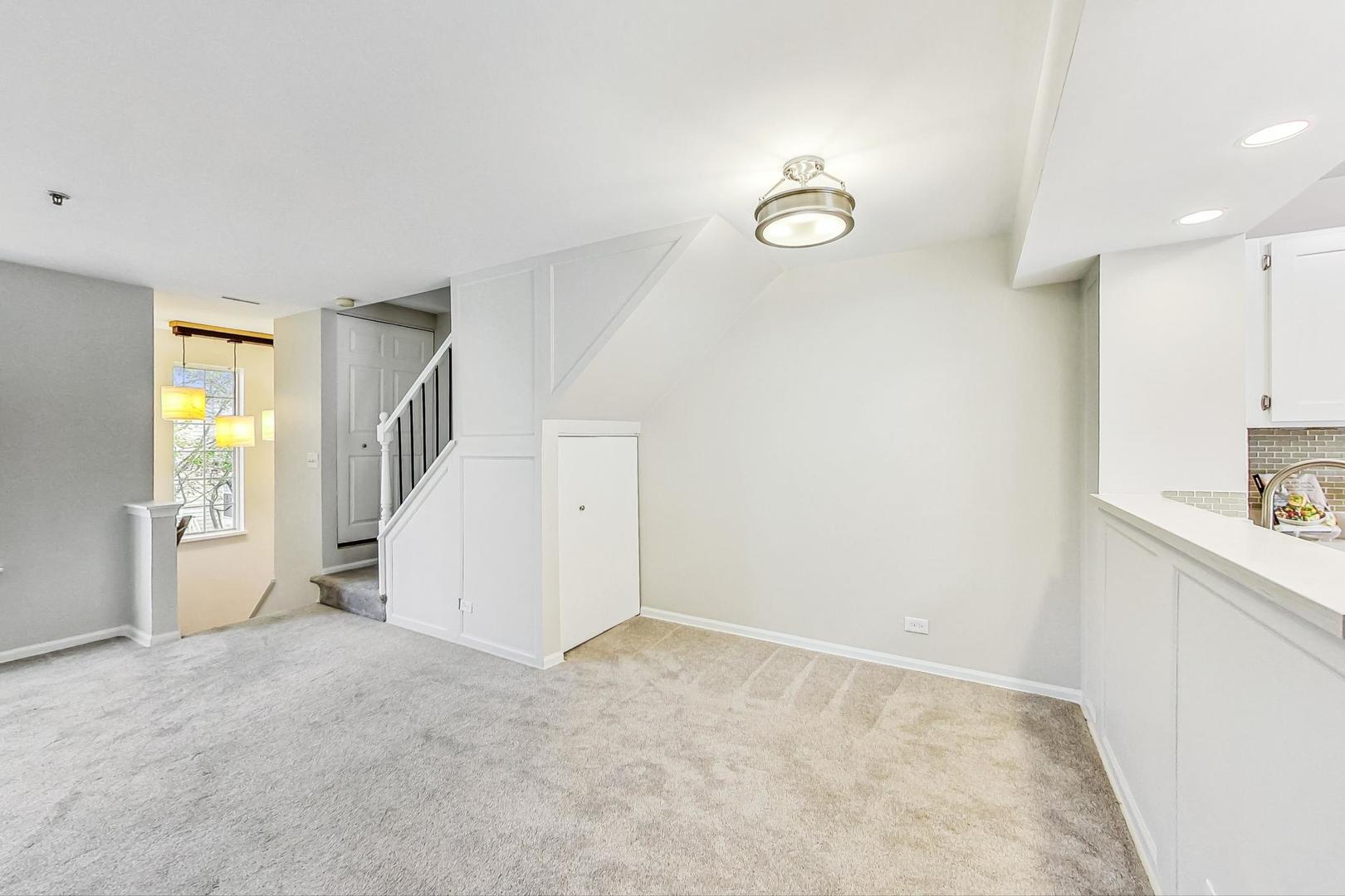313 Rosebud Court, Unit 313 Bolingbrook, IL 60440 - Photo 10 of 31