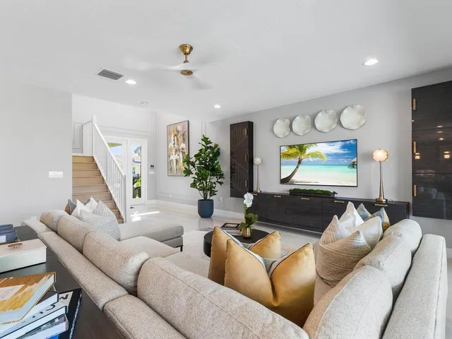 $1,090,000 | 1345 Harvester Crossing, Loxahatchee, FL 33470