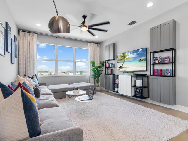 $1,090,000 | 1345 Harvester Crossing, Loxahatchee, FL 33470