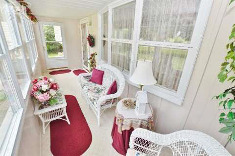 7047 Calkins Road Flint, MI 48532 - Photo 10 of 42 20444203-9.JPG