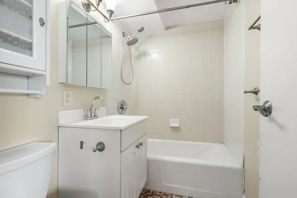 $615,000 | 872 Massachusetts Avenue, Unit 304, Cambridge, MA 02139