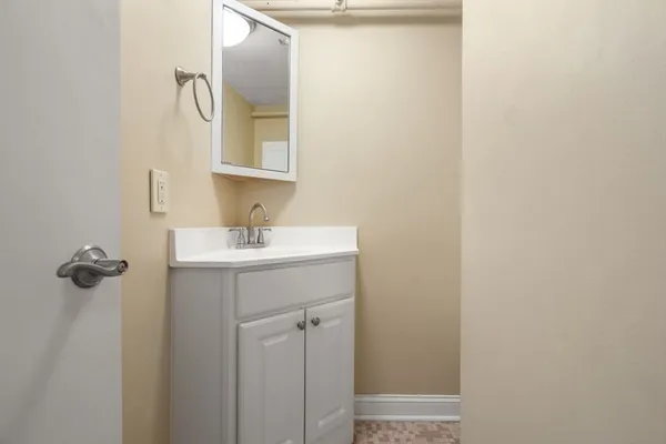 $615,000 | 872 Massachusetts Avenue, Unit 304, Cambridge, MA 02139