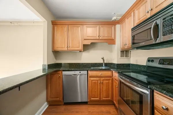 $615,000 | 872 Massachusetts Avenue, Unit 304, Cambridge, MA 02139