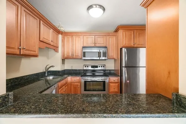 $615,000 | 872 Massachusetts Avenue, Unit 304, Cambridge, MA 02139