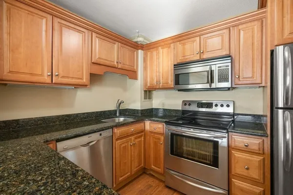 $615,000 | 872 Massachusetts Avenue, Unit 304, Cambridge, MA 02139