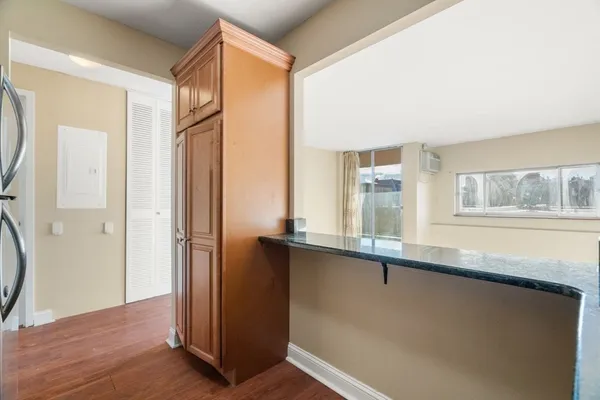 $615,000 | 872 Massachusetts Avenue, Unit 304, Cambridge, MA 02139