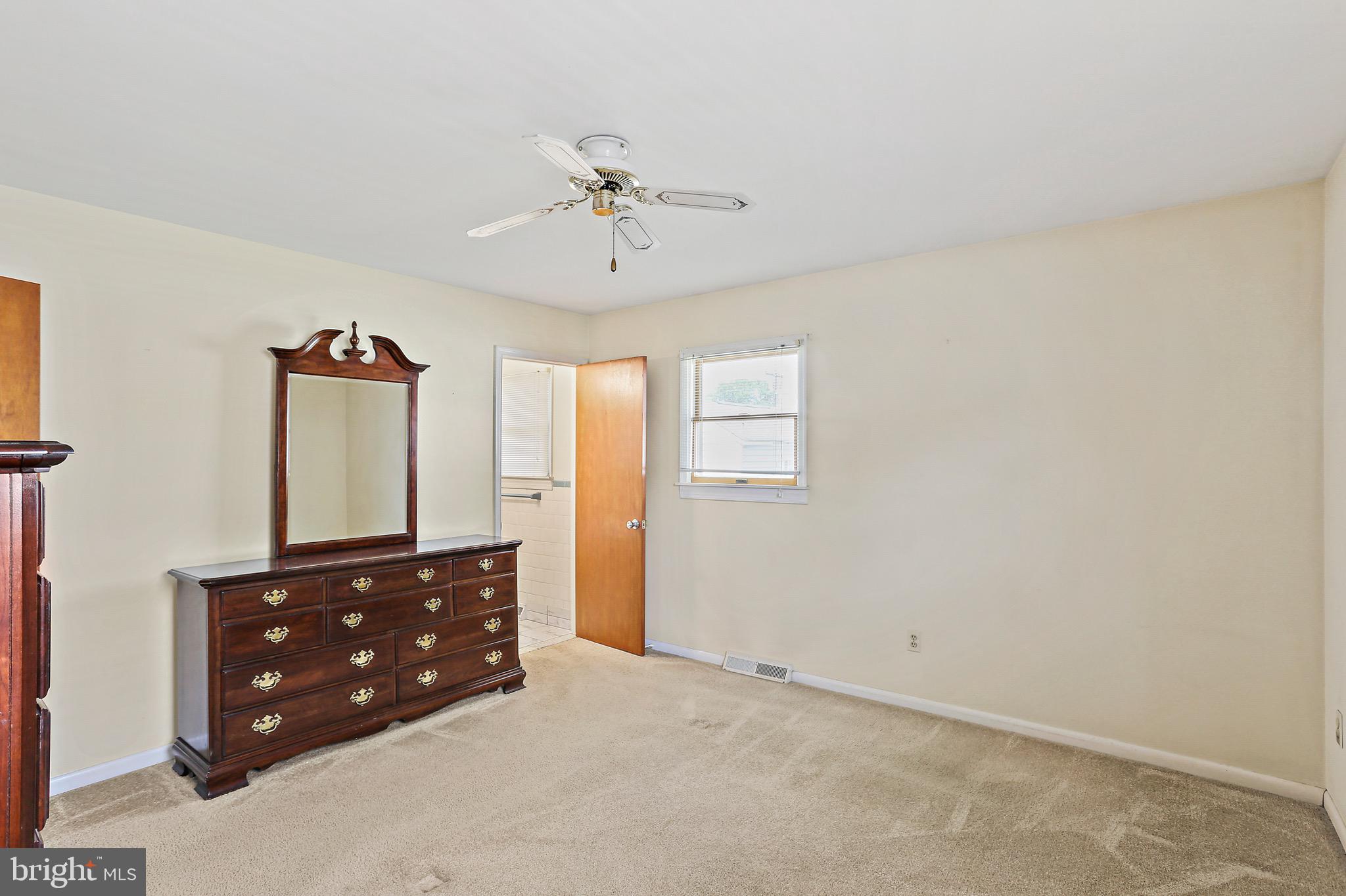 8463 Miramar Road Pasadena, MD 21122 - Photo 9 of 39 primary bedroom
