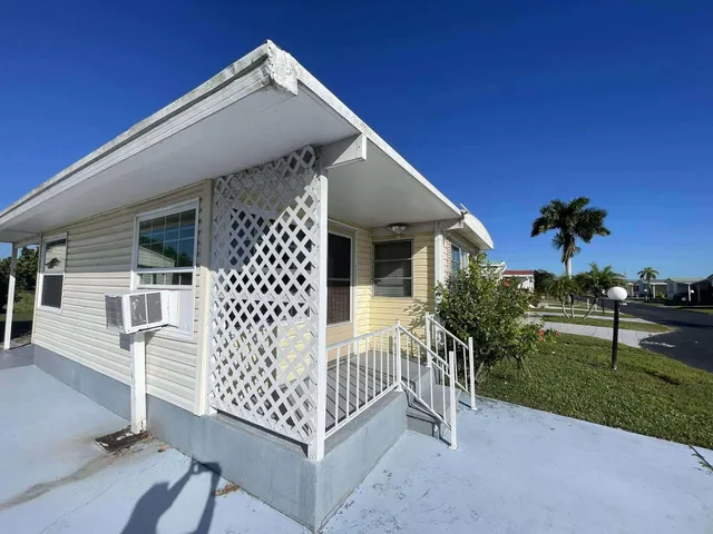 $79,800 | 1601 Highway 441, Unit 61, Okeechobee, FL 34974