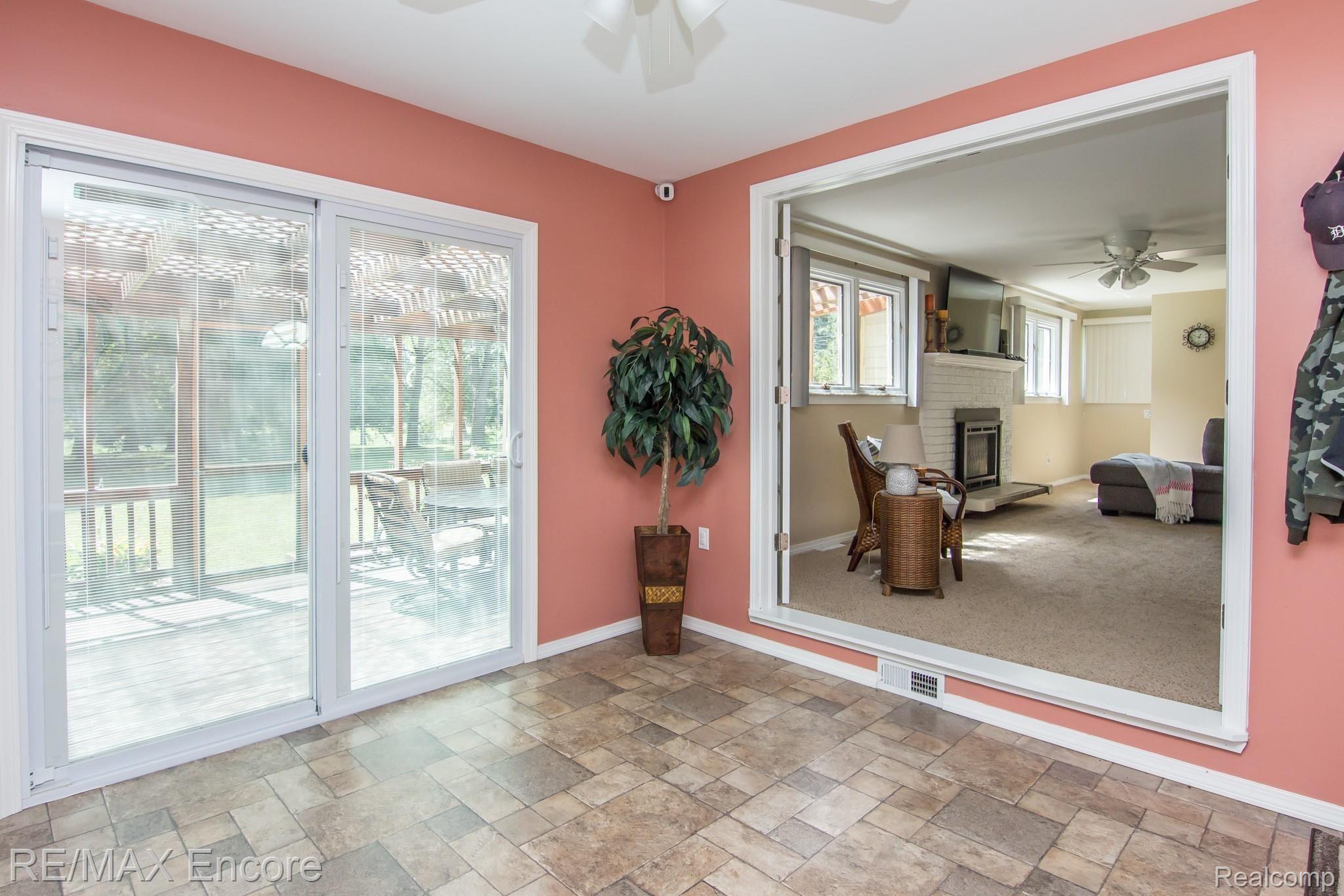 6015 Waldon Road Clarkston, MI 48346 - Photo 13 of 28 Mud Room View 2