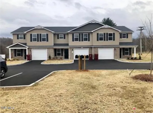 $1,900 | 2229 North Greenwood Drive, Johnson City, TN 37604