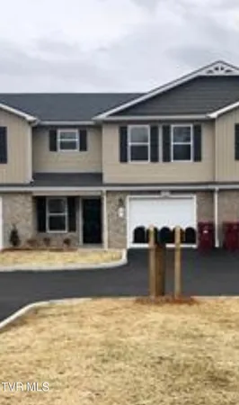 $1,900 | 2229 North Greenwood Drive, Johnson City, TN 37604