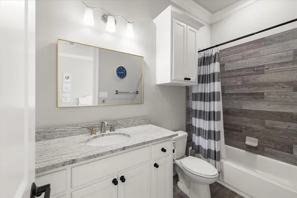 $1,300,000 | 8500 Tierra Court, Benbrook, TX 76126