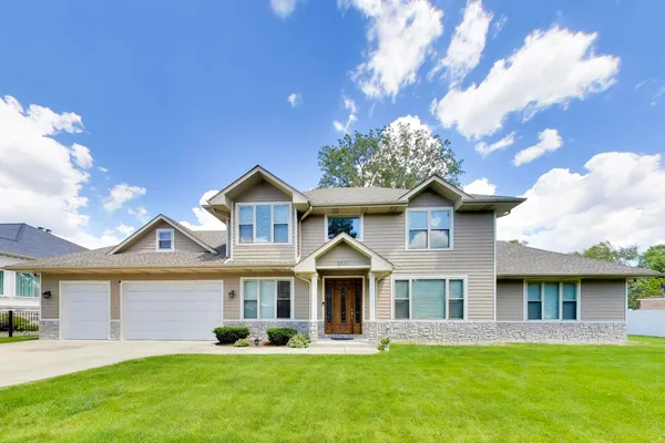 2311 North Arlington Heights Road, Arlington Heights, IL 60004