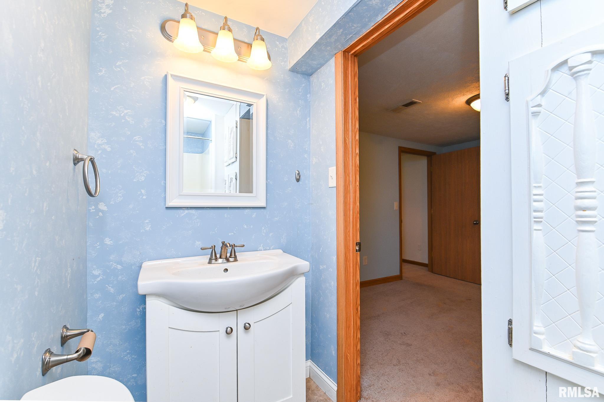 2256 Washington Road Washington, IL 61571 - Photo 18 of 28