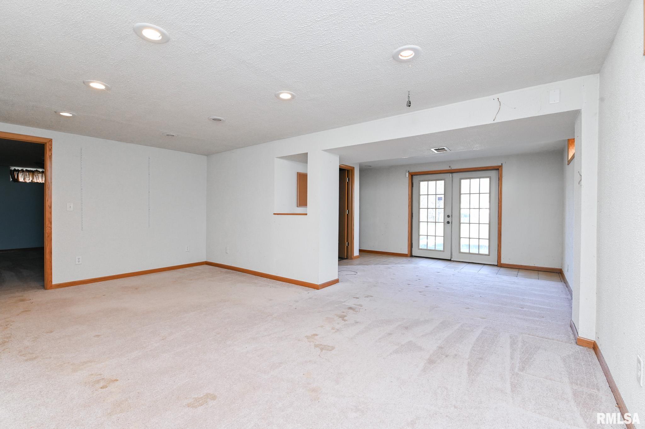 2256 Washington Road Washington, IL 61571 - Photo 4 of 28