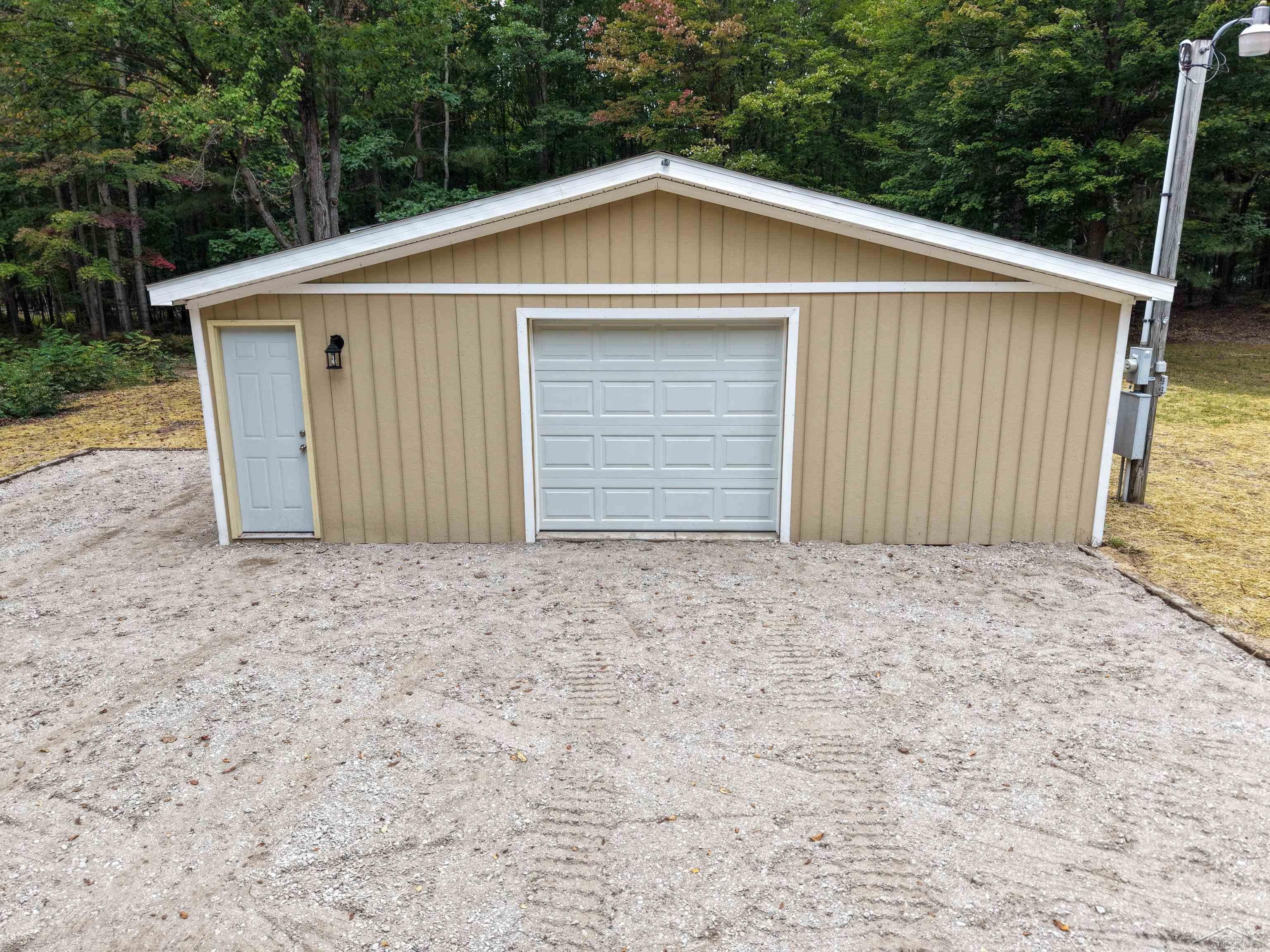 1469 East Brushaber Road Hope, MI 48628 - Photo 9 of 33 Gallery Image 9