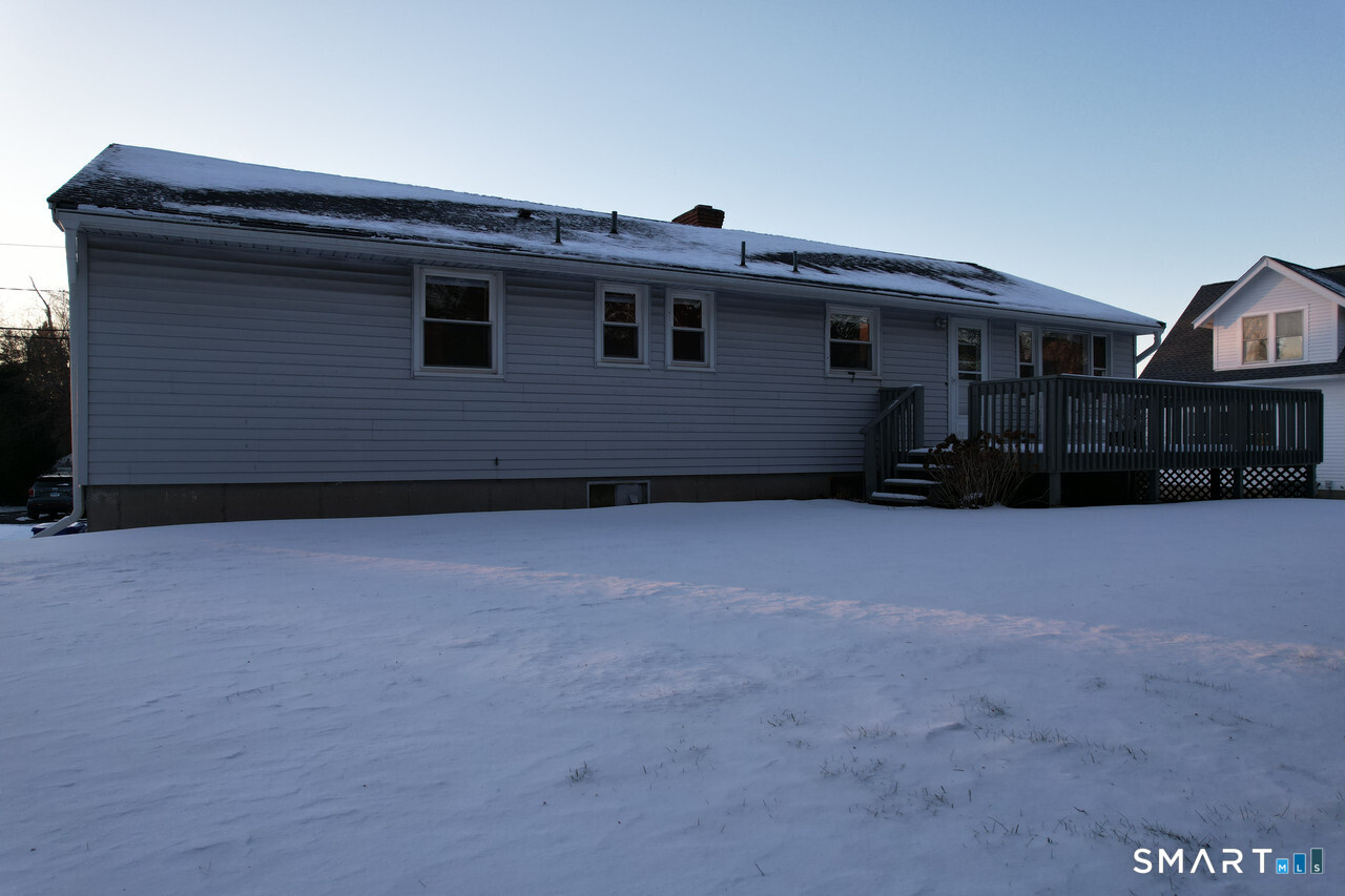 58 Berkeley Place Newington, CT 06111 - Photo 3 of 29