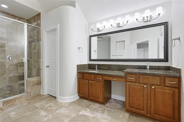 $2,350 | 5166 Oasis Park Lane, Houston, TX 77021