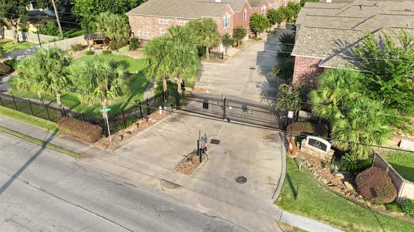 $2,350 | 5166 Oasis Park Lane, Houston, TX 77021